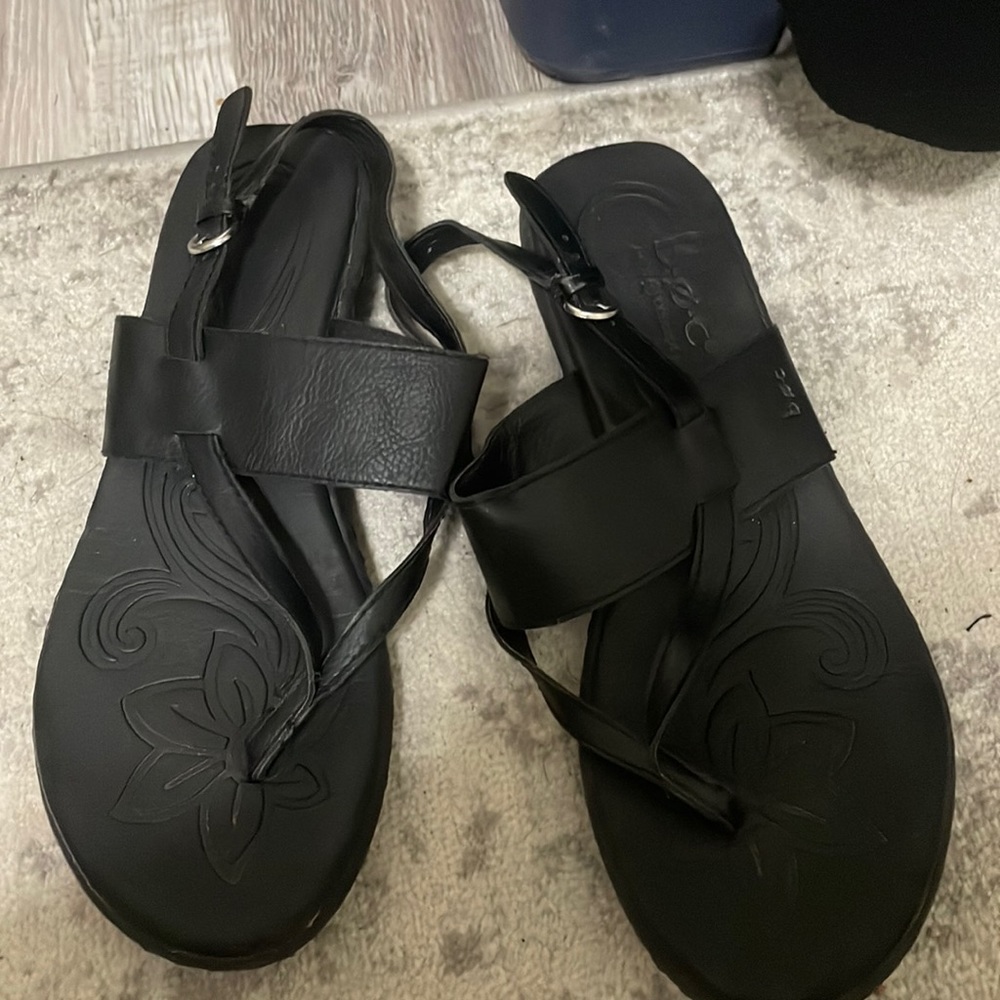 Black boc sandles